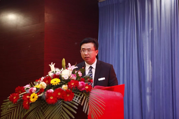 金旺來公司銷售總經理鄭國飛發言